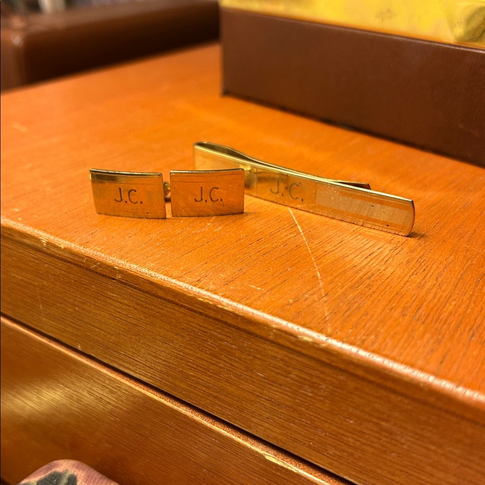 Personalized Gold Tie Clip and Cufflinks Set - J.C. Monogram